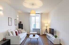 JOIVY Spacious Family Apt For 4, In Carignano, Genoa