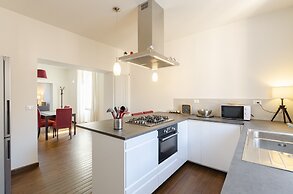 JOIVY Spacious Family Apt For 4, In Carignano, Genoa