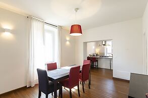 JOIVY Spacious Family Apt For 4, In Carignano, Genoa