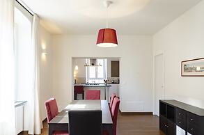 JOIVY Spacious Family Apt For 4, In Carignano, Genoa