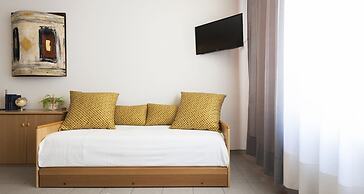 JOIVY Charming Flat Near Train Station