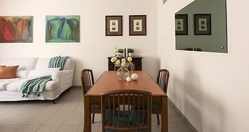 JOIVY Charming Flat Near Train Station