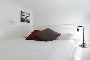 JOIVY Lovely Studio For 2 W/Balcony Near Duomo