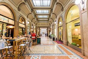 JOIVY Lovely Studio For 2 W/Balcony Near Duomo