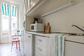 JOIVY Lovely Studio For 2 W/Balcony Near Duomo