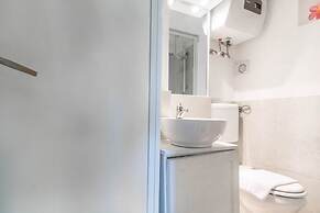 JOIVY Lovely Studio For 2 W/Balcony Near Duomo