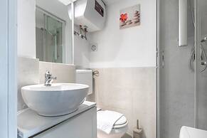 JOIVY Lovely Studio For 2 W/Balcony Near Duomo