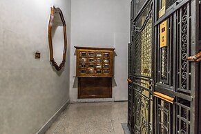 JOIVY Lovely Studio For 2 W/Balcony Near Duomo