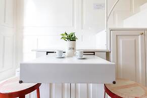 JOIVY Lovely Studio For 2 W/Balcony Near Duomo