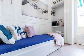 JOIVY Lovely Studio For 2 W/Balcony Near Duomo