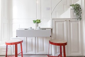 JOIVY Lovely Studio For 2 W/Balcony Near Duomo