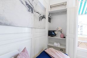 JOIVY Lovely Studio For 2 W/Balcony Near Duomo
