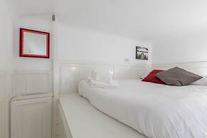 JOIVY Lovely Studio For 2 W/Balcony Near Duomo