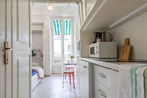 JOIVY Lovely Studio For 2 W/Balcony Near Duomo