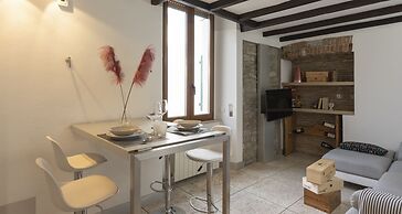 JOIVY Cosy Apt in Como Centre