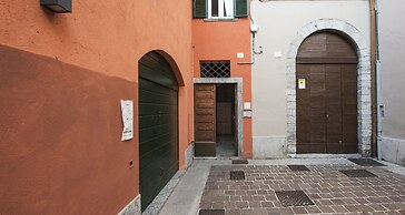 JOIVY Cosy Apt in Como Centre