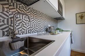 JOIVY Lovely Flat For 2, Quiet Street Near Centre