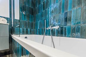 JOIVY Lovely Flat For 2, Quiet Street Near Centre