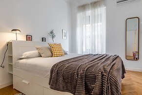 JOIVY Lovely Flat For 2, Quiet Street Near Centre