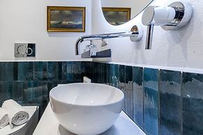 JOIVY Lovely Flat For 2, Quiet Street Near Centre