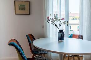 JOIVY Lovely Flat For 2, Quiet Street Near Centre