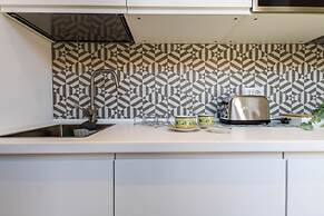 JOIVY Lovely Flat For 2, Quiet Street Near Centre