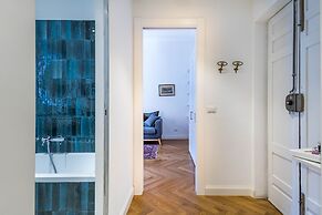 JOIVY Lovely Flat For 2, Quiet Street Near Centre