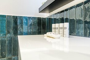 JOIVY Lovely Flat For 2, Quiet Street Near Centre