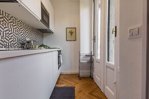 JOIVY Lovely Flat For 2, Quiet Street Near Centre