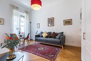 JOIVY Lovely Flat For 2, Quiet Street Near Centre
