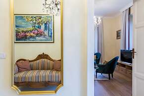 JOIVY Fabulous Apartments In Cernobbio