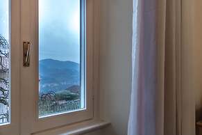 JOIVY Fabulous Apartments In Cernobbio