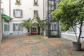 JOIVY Beautiful Studio For 2 Near Sempione Park