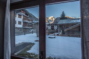 JOIVY Family Apartment, near Ski Lifts, In Courmayeur