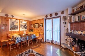 JOIVY Family Apartment, near Ski Lifts, In Courmayeur
