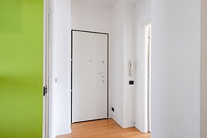 JOIVY Lovely Flat For 4 W/Balcony Near Porta Romana