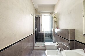 JOIVY Lovely Flat For 4 W/Balcony Near Porta Romana