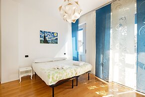JOIVY Lovely Flat For 4 W/Balcony Near Porta Romana