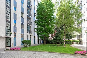 JOIVY Lovely Flat For 4 W/Balcony Near Porta Romana