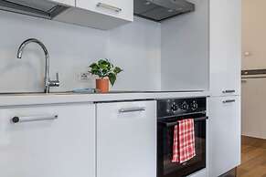 JOIVY Superb Flat For 4 W/Balcony Near Milano Centrale