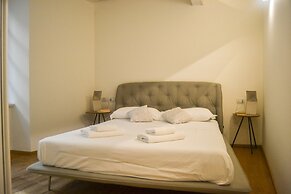 JOIVY Fulcorina Sforza Splendid flat in Central Milan