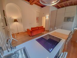 JOIVY Fulcorina Sforza Splendid flat in Central Milan