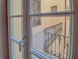 JOIVY Fulcorina Sforza Splendid flat in Central Milan