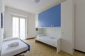 JOIVY Family Flat W/Terrace & Parking Near Beach