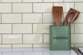 JOIVY Family Flat W/Terrace & Parking Near Beach