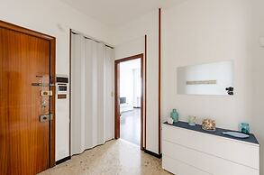 JOIVY Family Flat W/Terrace & Parking Near Beach