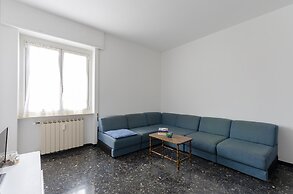 JOIVY Family Flat W/Terrace & Parking Near Beach