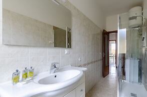 JOIVY Family Flat W/Terrace & Parking Near Beach