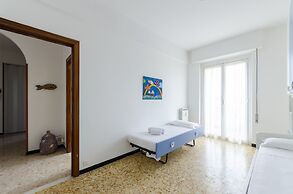 JOIVY Family Flat W/Terrace & Parking Near Beach