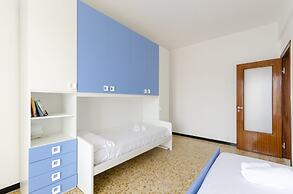 JOIVY Family Flat W/Terrace & Parking Near Beach